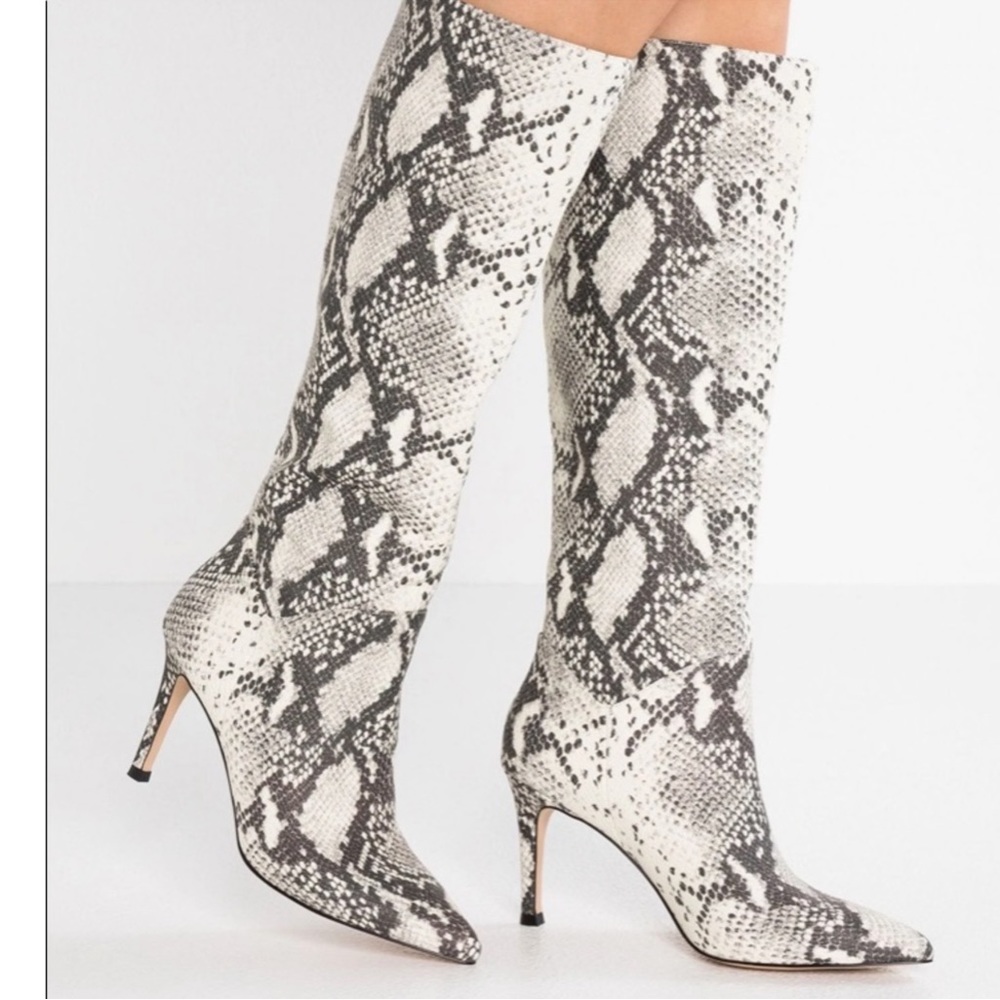 Steve Madden “Kinga” Snake Boots Women’s Size 7.5